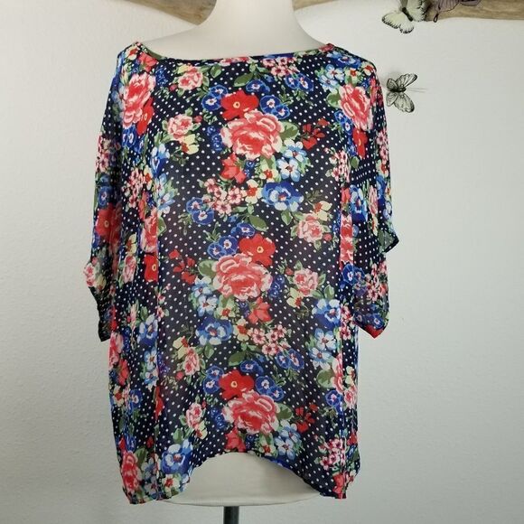 Torrid floral and polka dot short sleeve top - Picture 3 of 6